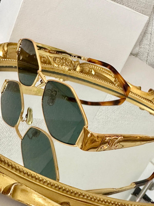 Asymmetric sunglasses