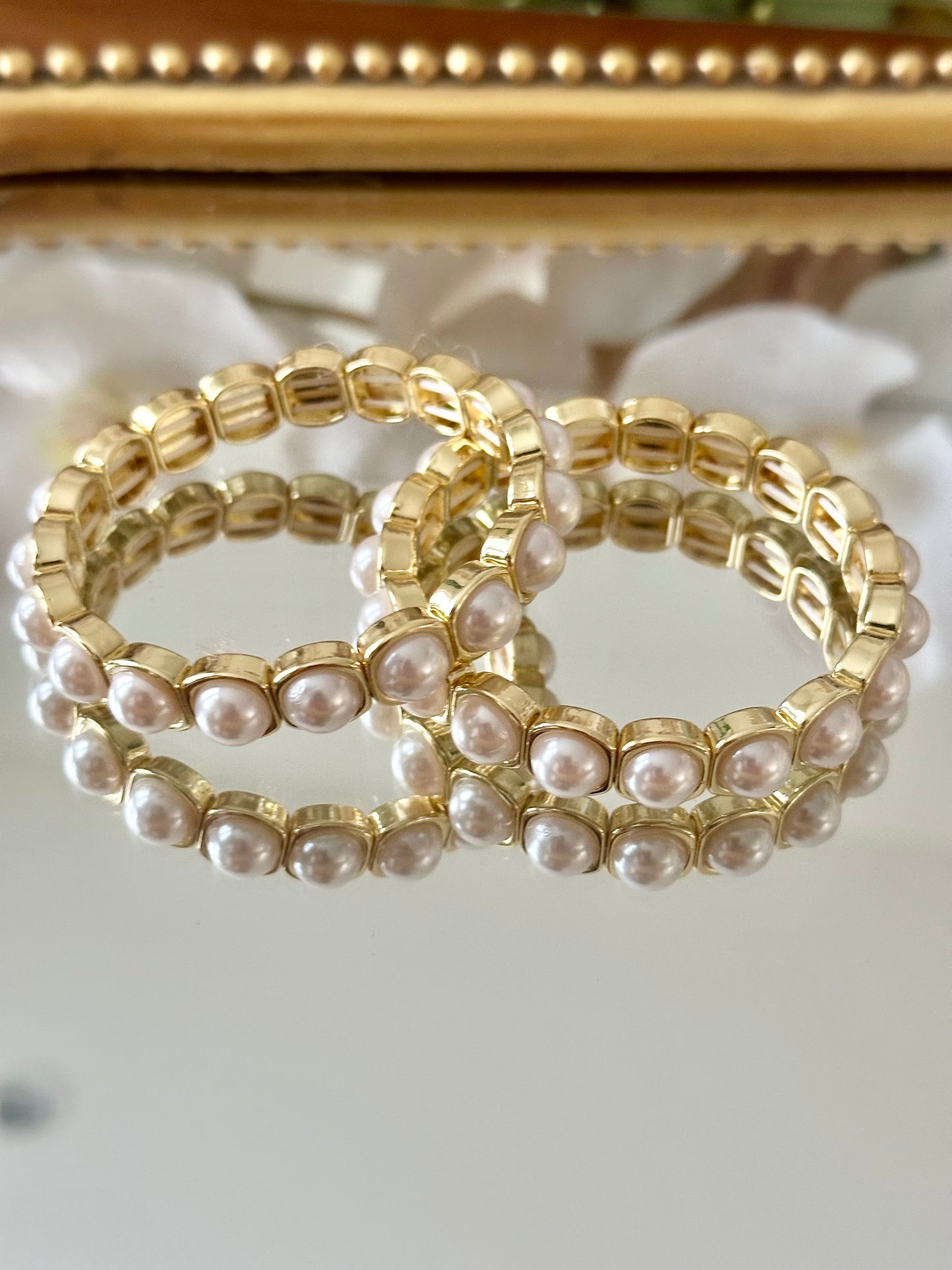 Elastic Gold Pearl Bangle