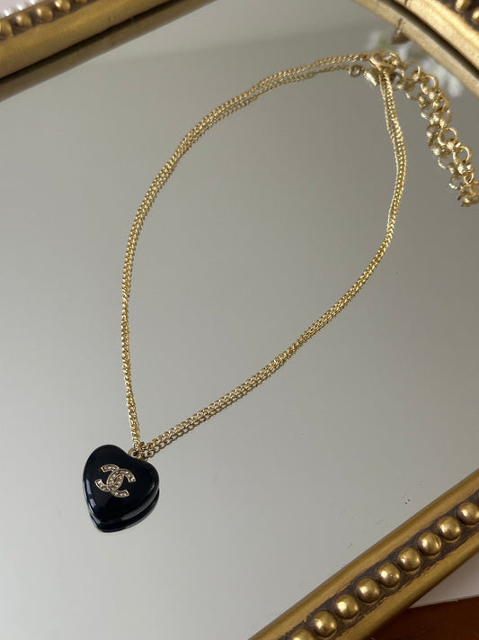 Black heart pendant Necklace