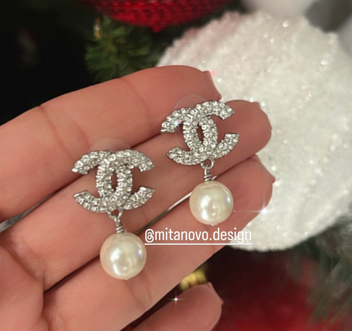 Silver Dangling pearl earrings
