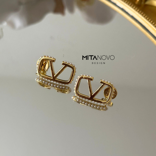Gold Earrings with Pearl