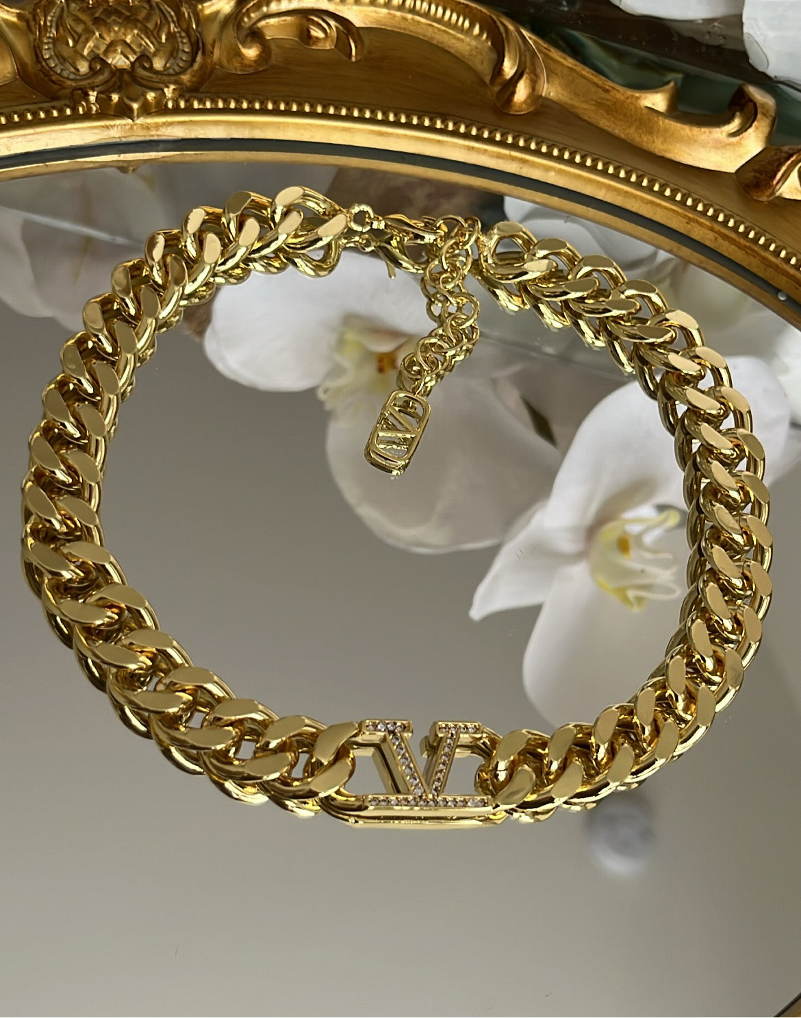Gold choker