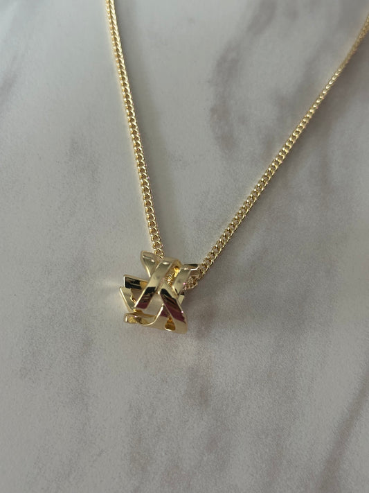 Gold pendant Necklace