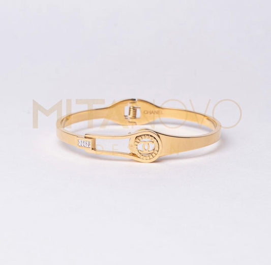Gold rigid bracelet