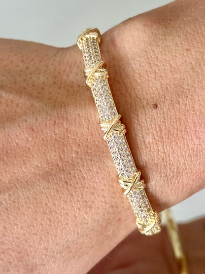 Bracelet with stone