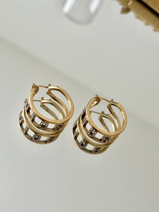 Old Gold hoops
