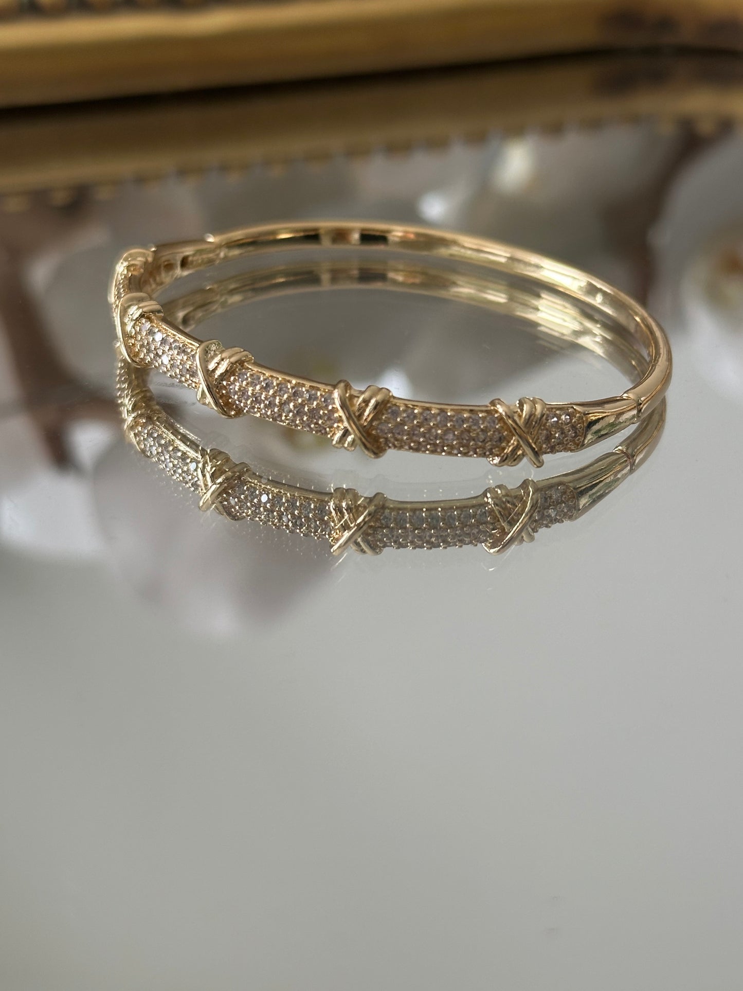 Bracelet with stone