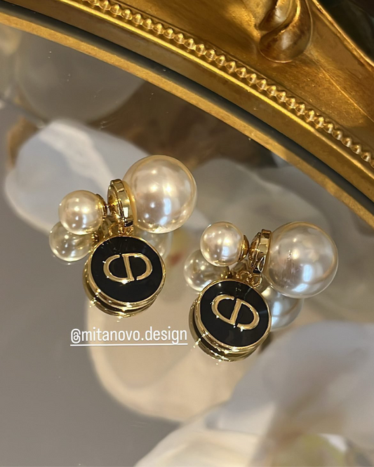 Gold pearl earrings