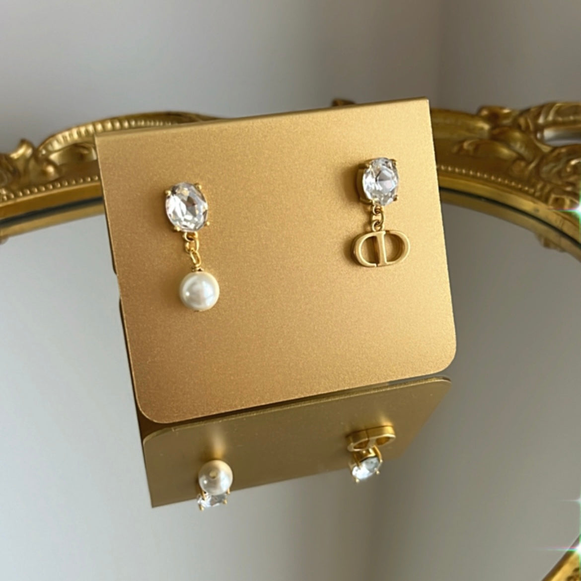Gold Dangling earrings