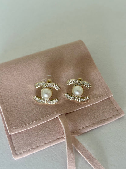 Gold Pearl Earrings