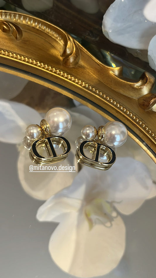 Gold pearl Earrings