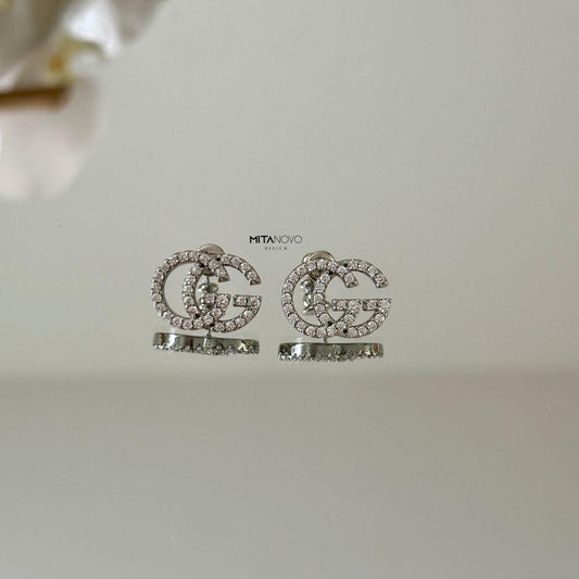 Letter earrings with stone